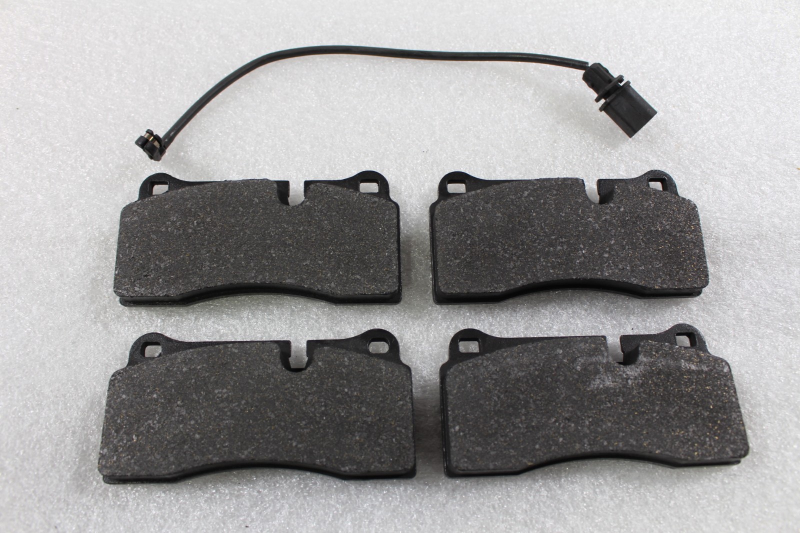 Lamborghini Aventador, Rear Brake Pad Set, New old Stock, P/N 470698451