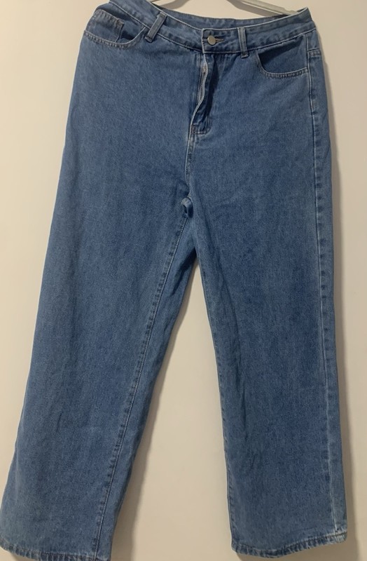 Women’s Blue Denim Straight Leg Jeans Mid Rise Medium Wash Cotton 5-Pocket