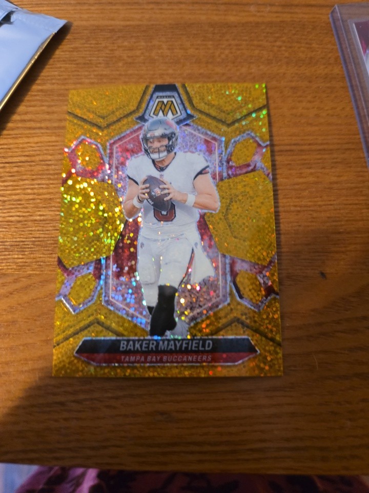 2024 Panini Mosaic - Baker Mayfield #204 Gold Sparkle Prizm /24