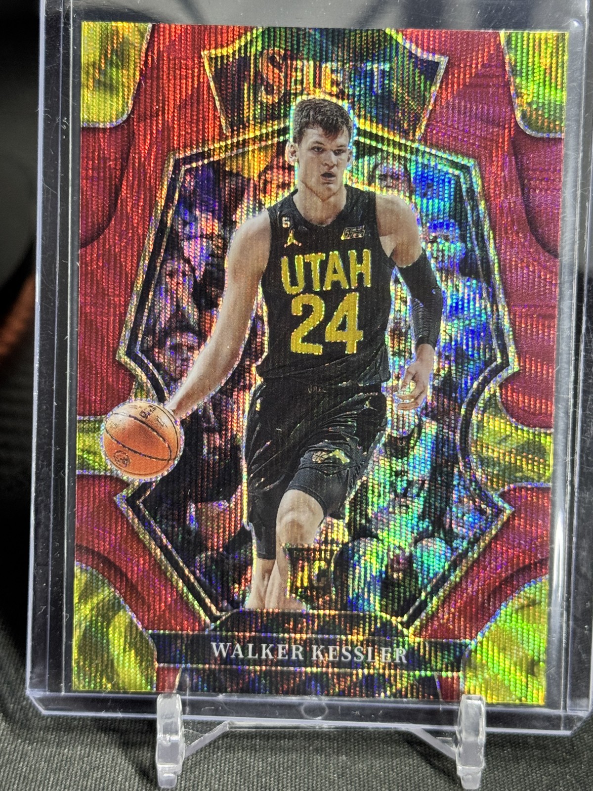 2022-23 Panini Select - Premier Level Walker Kessler #187 Red Wave Prizm (RC)