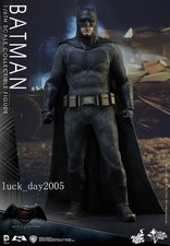 HOT TOYS MMS342 Batman v Superman: Dawn of Justice Batman 1/6 Figure Normal Ver.