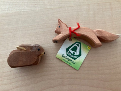 Ostheimer  Eichhörnchen und Hase ,  Eichhörnchen mit Etikett unbespielt