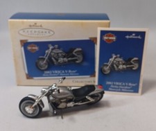 2004 HALLMARK KEEPSAKE ORNAMENT HARLEY-DAVIDSON 2002 VRSCA V-ROD - SERIES #6