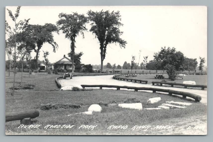 "Tourist Roadside Park" RAPID RIVER Michigan RPPC Vintage Photo