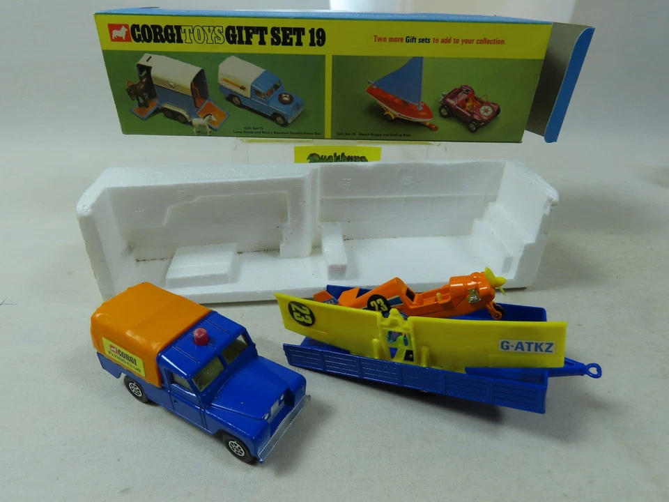 Corgi Gift Set GS 19  Land Rover, Nipper Aircraft and Trailer in OVP 177585 - Bild 3 von 4
