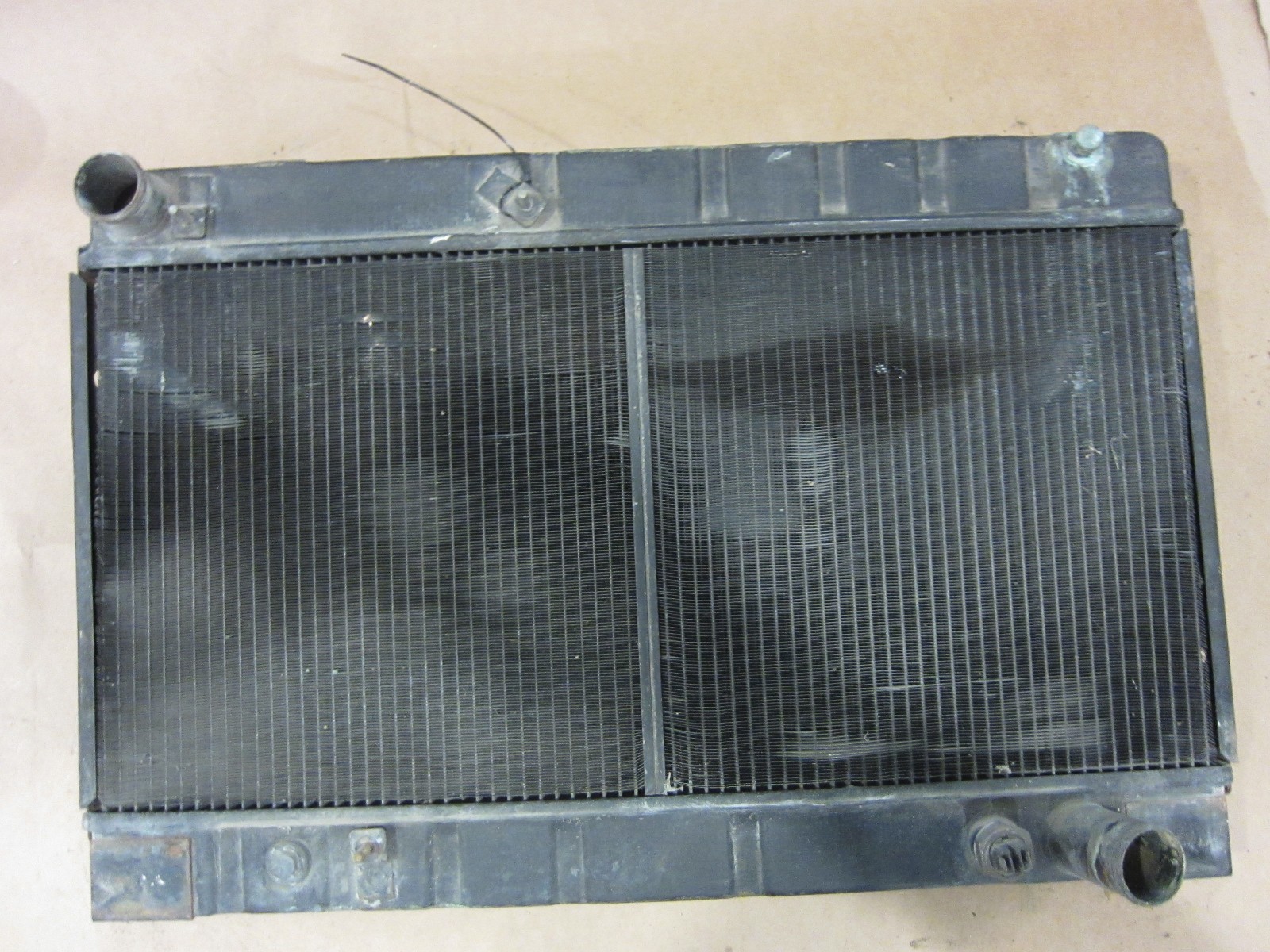 Ferrari Mondial 8 / 3.0 QV  - Water Radiator Cooler. Part# 116287