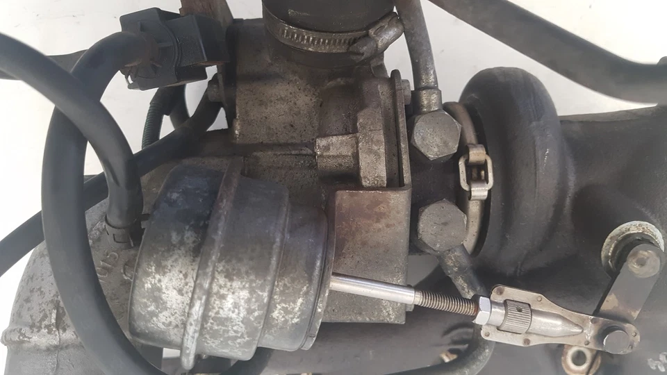 CARGADOR TURBO Y COLECTOR VOLVO V50 C30 S40 2.5 T5 2004-07 30757112 12 MESES CON GARANTÍA Foto 2 de 4