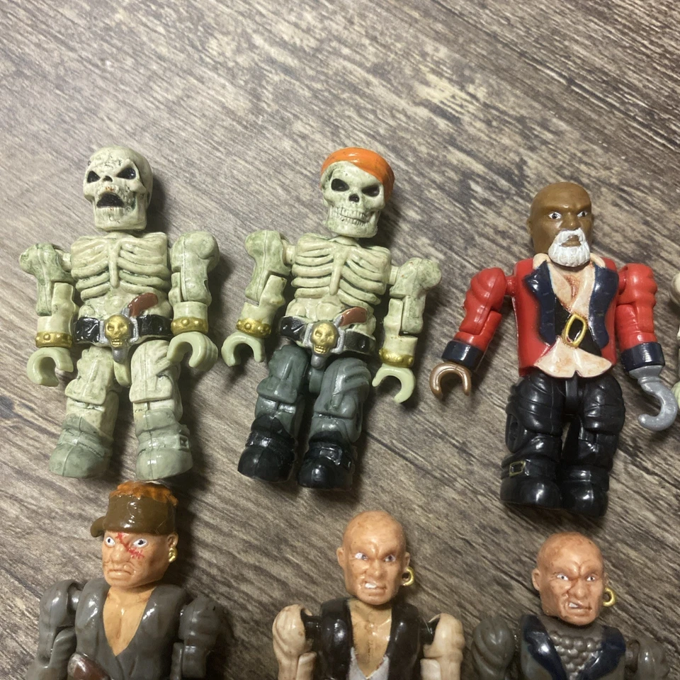 Mega Bloks Pirates Of The Caribbean Lot of 8 Jack Sparrow Pirates And Skeletons  - Image 2 of 4