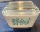 PYREX Vintage Amish ButterPrint Refrigerator Dish 1 1/2 cup-Original Lid (501BC)