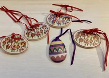 Vintage Longaberger Basket Tie Ons 4 Red Tulip and 1 Easter Egg