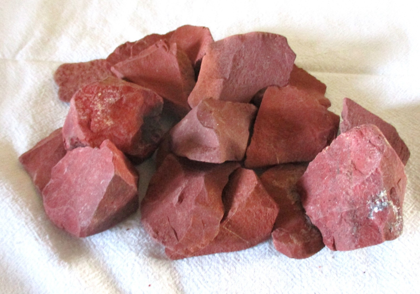 389 g Jaspis Rot Rohsteine Wassersteine Edelsteine Wasseraufbereitung Brunnen 389 g Jaspis Rot Rohsteine Wassersteine Edelsteine Wasseraufbereitung Brunnen