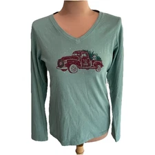 Life Is Good Women’s Crusher T Shirt Size Small Christmas Red Truck V Neck