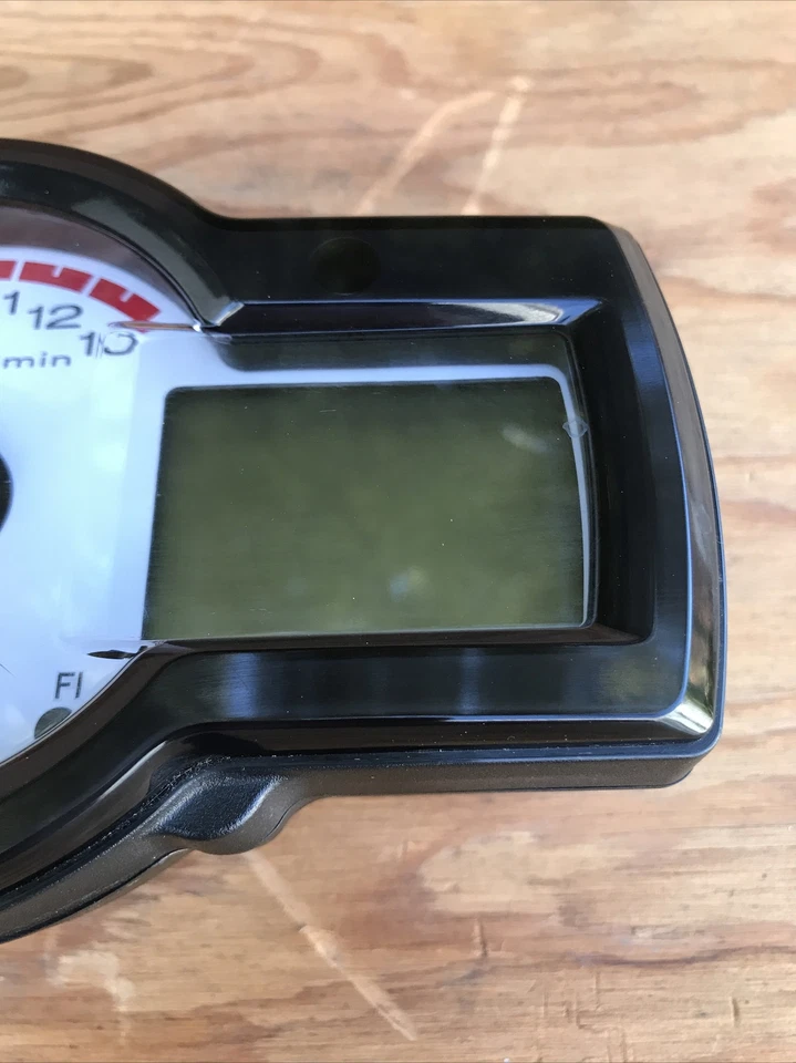 KAWASAKI VERSYS 650 2011-2014 VELOCÍMETRO MEDIDORES PARTE # 25031-0347 Foto 2 de 4