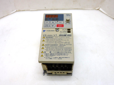 YASKAWA INVERTER DRIVE CIMR-V7AA20P2 VER:B 3PH 200-230V MISSING WIRE COVER