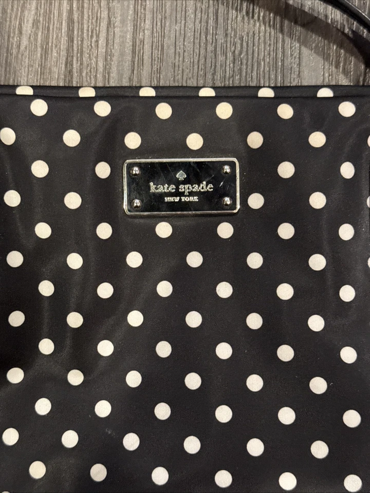 Kate Spade~Kaylie 波尔卡圆点托特包尿布婴儿包 ~ 工作挎包 ~ 免费送货 — 第 2/4 张图片