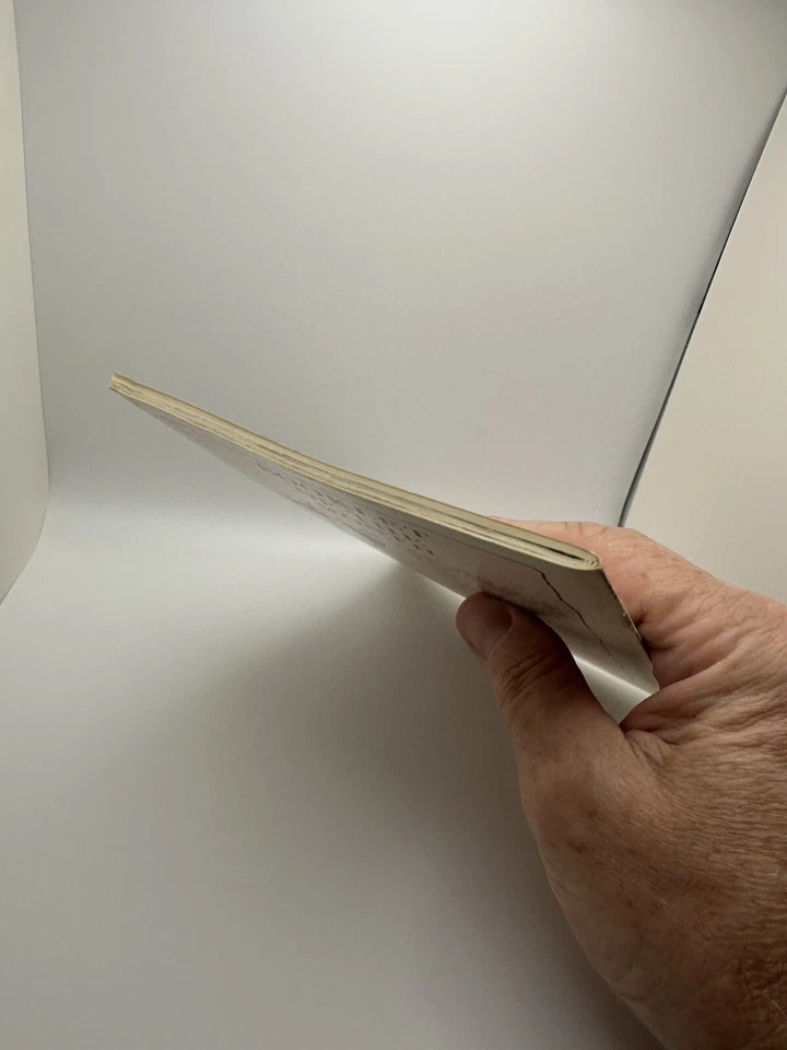 The Boston Marathon 1972 Copyright Runner's World Booklet of the Month #10 — 第 2/4 张图片