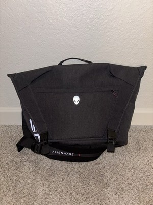 Mobile Edge Alienware 17.3'' Screen Device Carrying Case Messenger Bag AWA51MB17