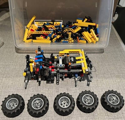 LEGO TECHNIC: Jeep Wrangler 42122 New, Partially Built in Open Box, Instructions