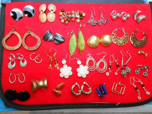 28 pairs of Vintage And Modern Matching Earrings Sets Jewelry Costume. Lot # 32