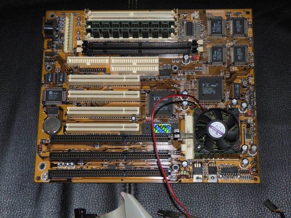 PCChips M547 Socket 7 AT WITH PENTIUM CPU AND 32 MB RAM TESTED - Image 2 of 4