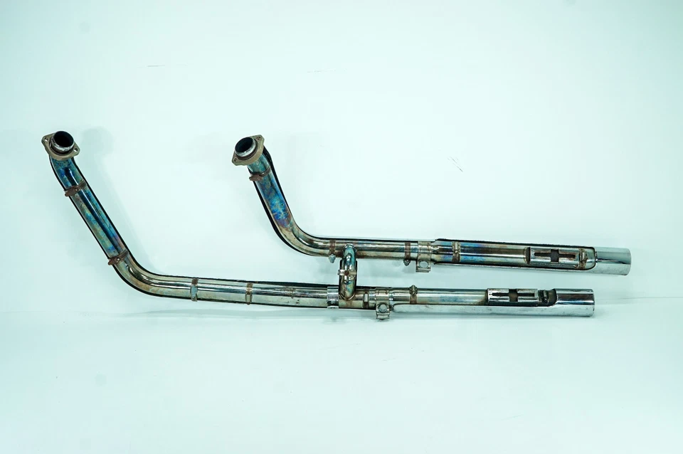 05 Harley Softail Deluxe FLSTN OEM tubo de escape doblado Vance & Hines 1315 Foto 2 de 4