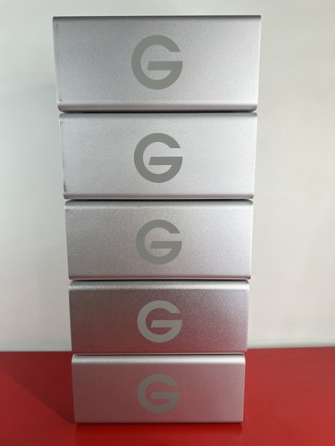 G-Technology G-DOCK EV Thunderbolt Enclosure (0G02719) Only. No Hard Drives - Picture 6 of 8