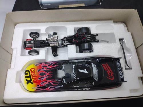 John Force Six Time Champion 1/32 Scale Diecast Racing Car - Picture 4 of 4