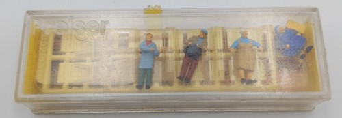 Juego de figuras Preiser 0052 HO Shop Vendors At The Market (4 figuras con accesorios) | Zustand: New