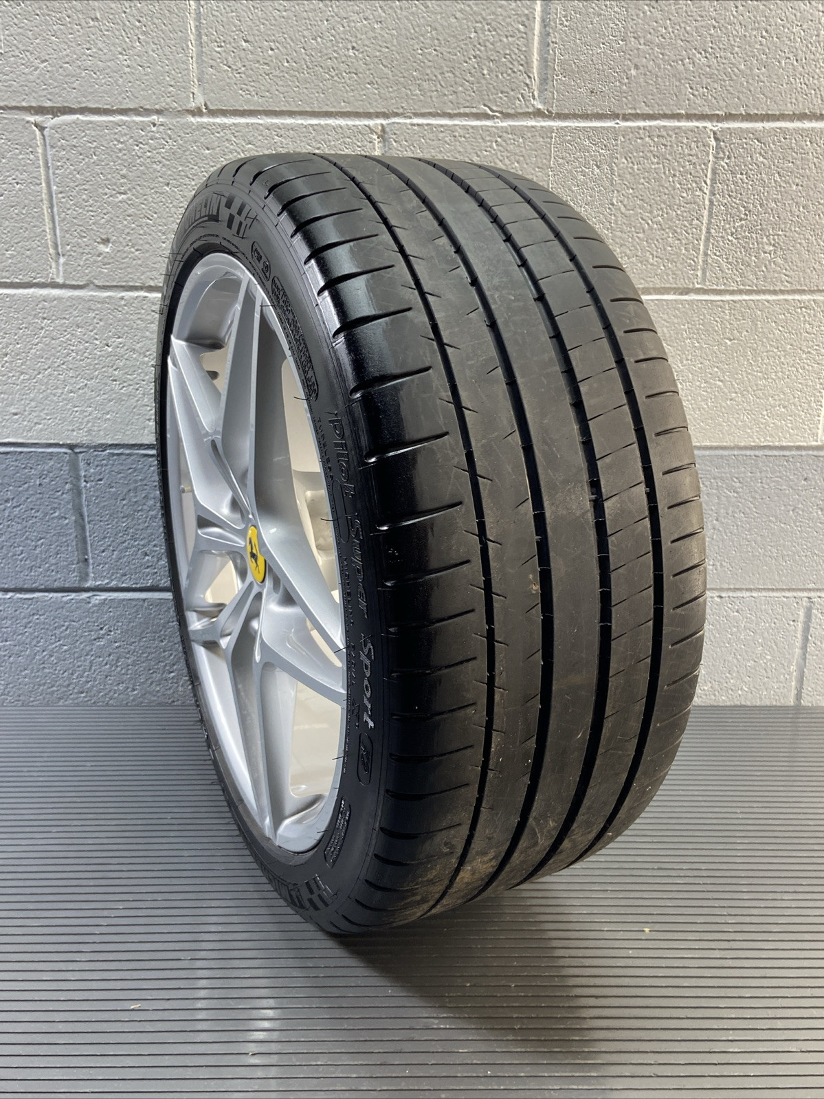 2015-2018 Ferrari California T Rims Set 8j 10j x 20 ET44, 52.5 OEM *NOTE*