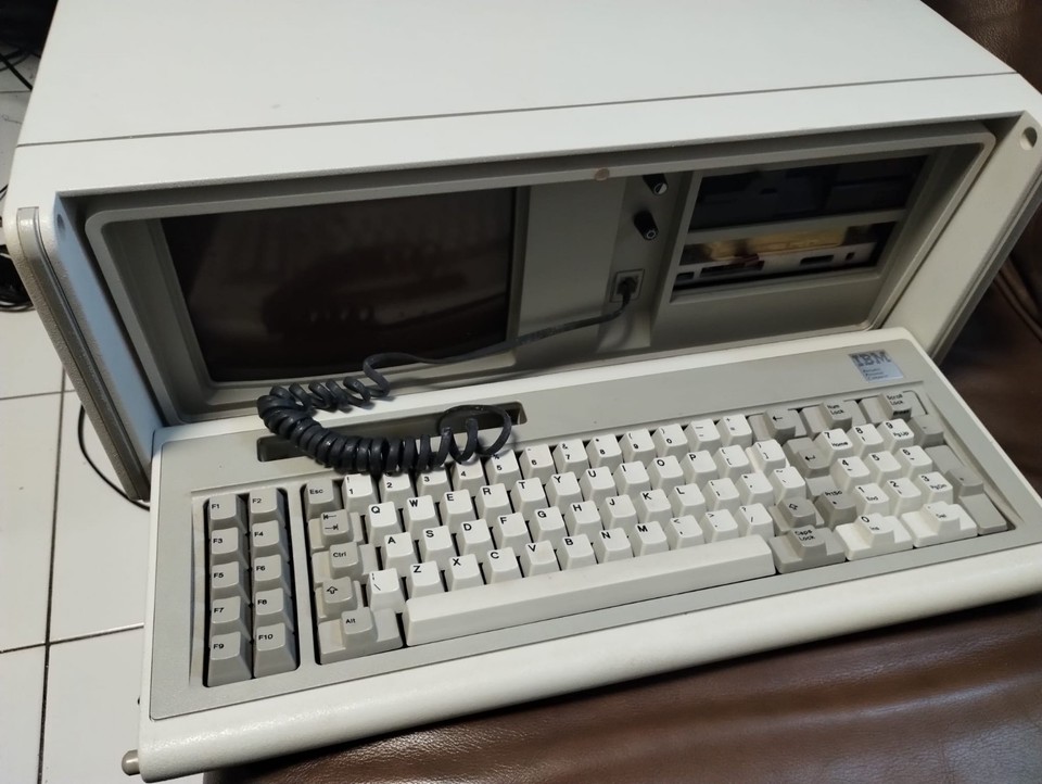 1980's IBM Portable Personal Computer Model 5155 Made in USA w ...
