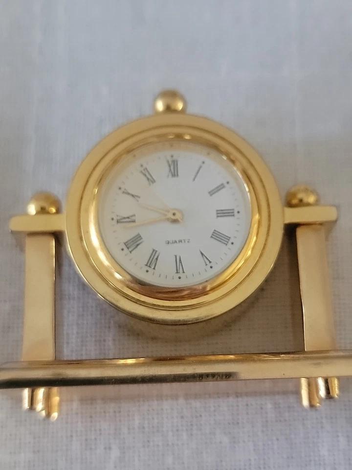 Pair Of Clocks. Good For Parts - Image 3 of 4