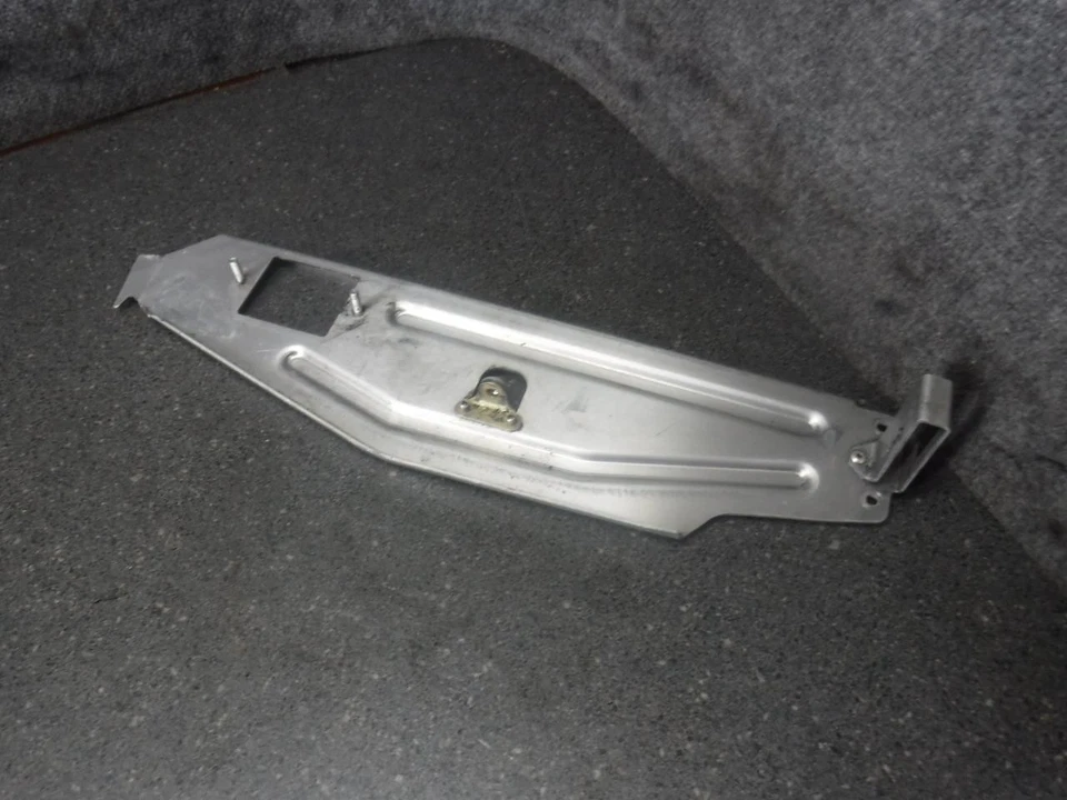 16 Polaris Axys SKS 800 Belt Guard 84H - Image 2 of 3