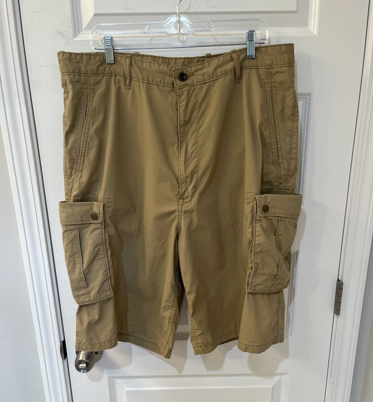 Levi Strauss Men’s Tan Cargo Shorts Utility Baggy Casual Outdoor Size 38