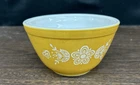 Vintage Pyrex Butterfly Gold Small Nesting Bowl 401, 750 ml C2H