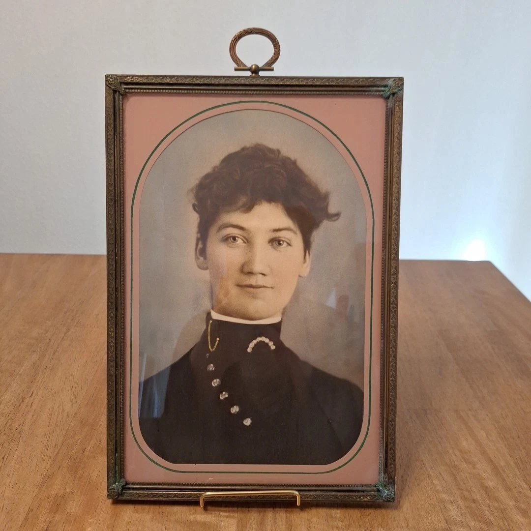Original Victorian Antique Collectible 1920-1949 Time Period