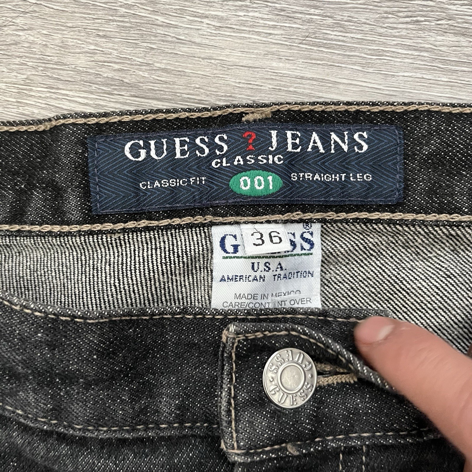 GUESS Black Wash Jeans Men&rsquo;s Size 36 Straight Leg Vintage Fade Denim