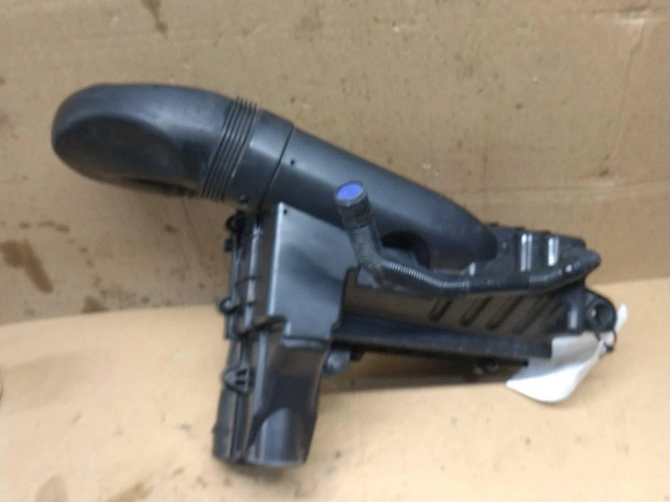 Used Air Cleaner Assembly fits: 2017 Volkswagen Passat 1.8L engine ID CPRA Grade - Image 2 of 4