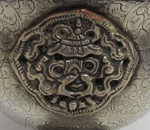 EXCEPTIONAL RARE VINTAGE TIBETAN BUDDHIST 8 AUSPICIOUS SYMBOL CUP - Picture 3 of 3