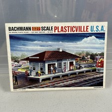 Bachmann 27 Scale Plasticville 1911 Suburban Station COMPLETE