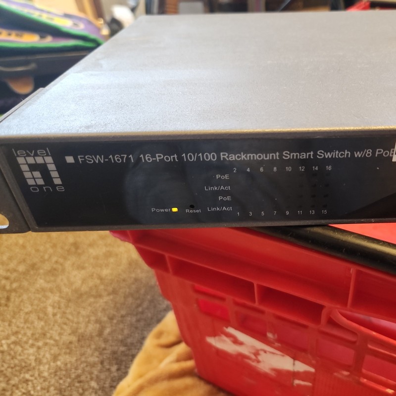 LEVEL ONE FSW-1671 10/100 Smart Managed Switch 8 Port PoE