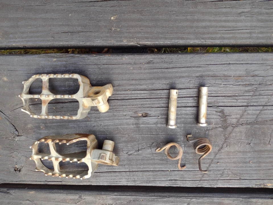 Yamaha YZ 125 2002 estriberas, pasadores y resortes Foto 2 de 4