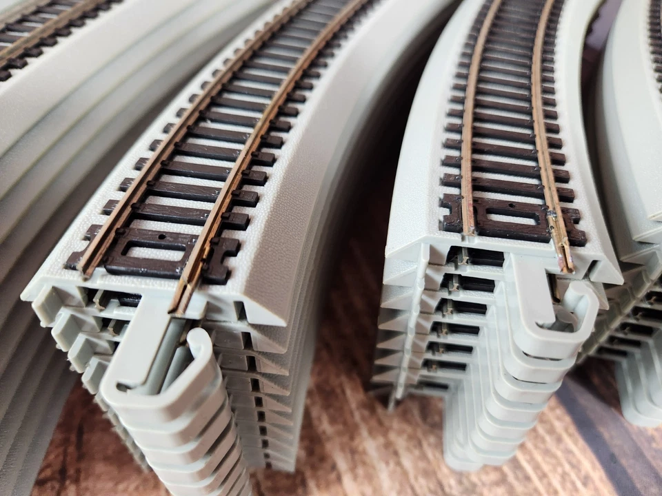Bachmann 44580A HO Scale 18" Radius Curved Track-Bulk (50 Pcs) FREE SHIPPING! - Image 3 of 4