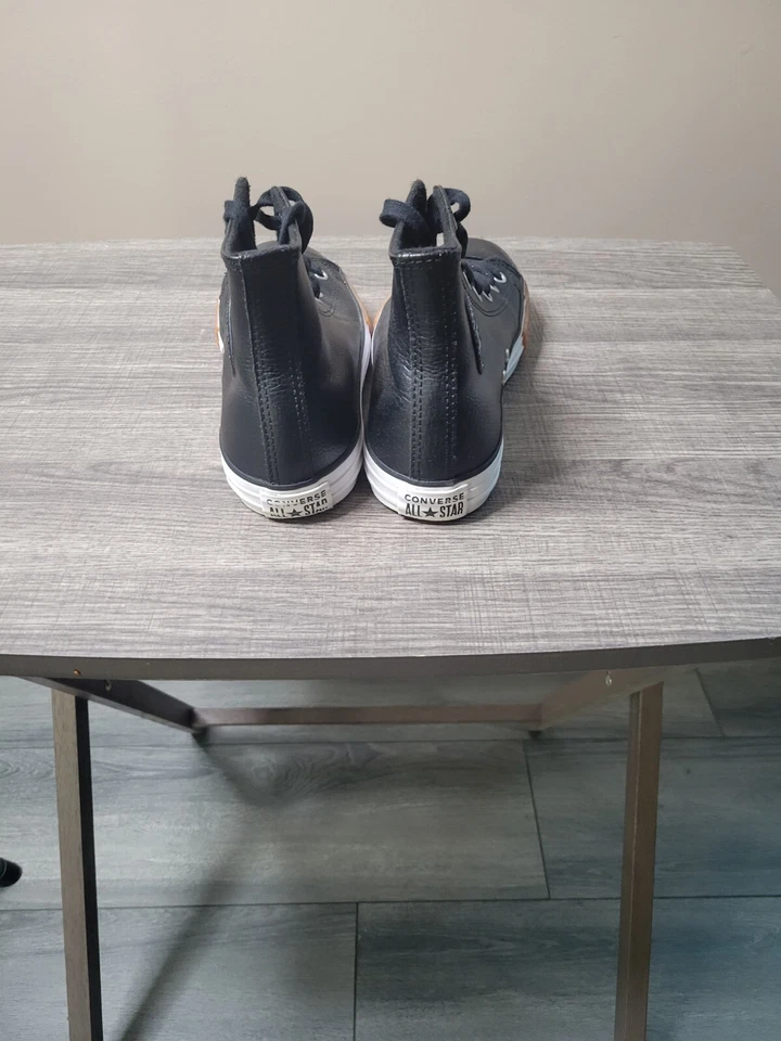 Top alto de cuero negro Chuck Taylor All Star vintage Converse, talla 4 Foto 4 de 4