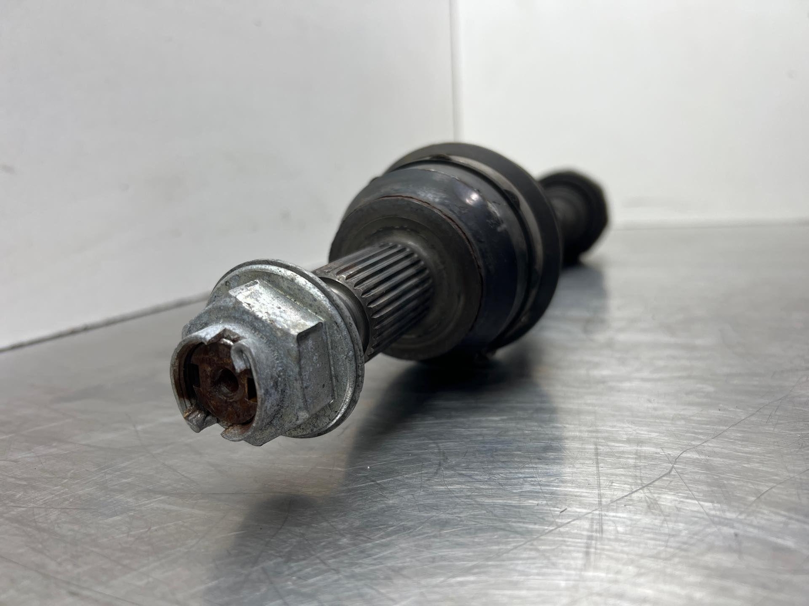 2017 Maserati Levante Axle Shaft Passenger Right Front 3.0L 35k OEM 670003581