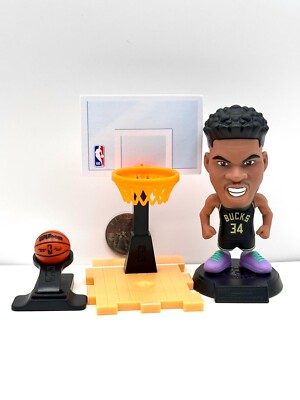 34 Giannis Antetokounmpo Milwaukee Bucks with Hoop Zuru NBA