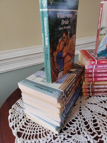 Lot of 19 Harlequin Romance Series Vintage Books 1980s Paperback ~ VERY NICE!! - Bild 3 von 3