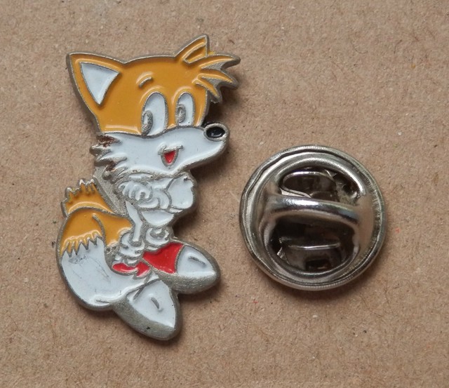 Sonic the Hedgehog Pin Tails Metal Video Game Badge SEGA eBay