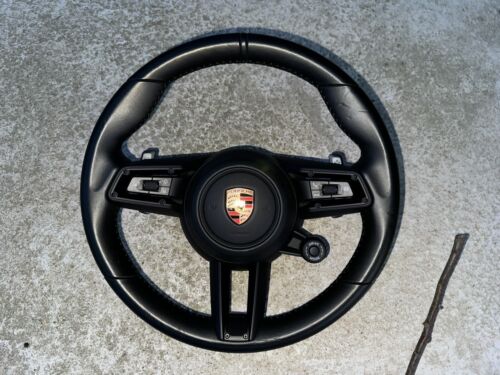 Porsche 992 GT3 steering wheel carbon - Picture 1 of 3