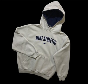 sweatshirt logo size