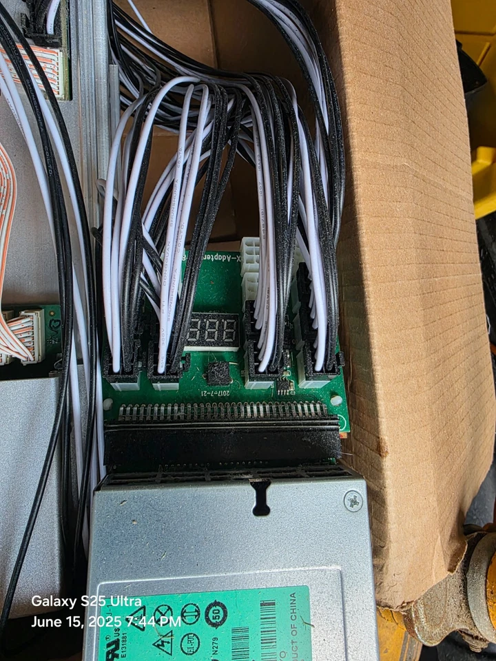 Bitmain Antminer L3+ (504)Miner with Bitmain APW3 PS Scrypt Read Listing - Image 3 of 4